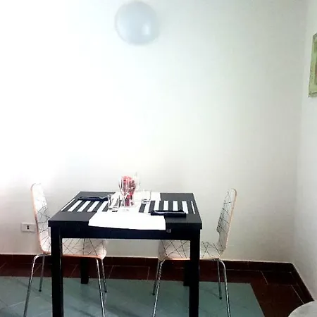Lachea アパート アーチトレッツァ